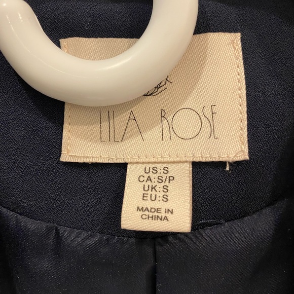 Navy blazer size small - Picture 3 of 4